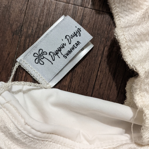 ๐ 3/$15 - NWOT Dippin' Daisy's Ruffled Tie Front Waffle Knit Bikini Top - Picture 5 of 6